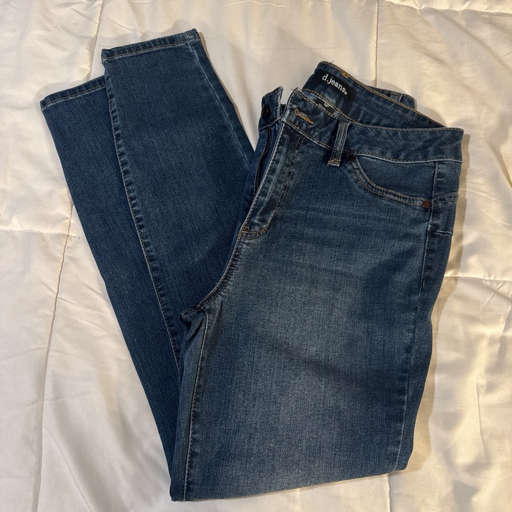 d. jeans Classic Blue Denim